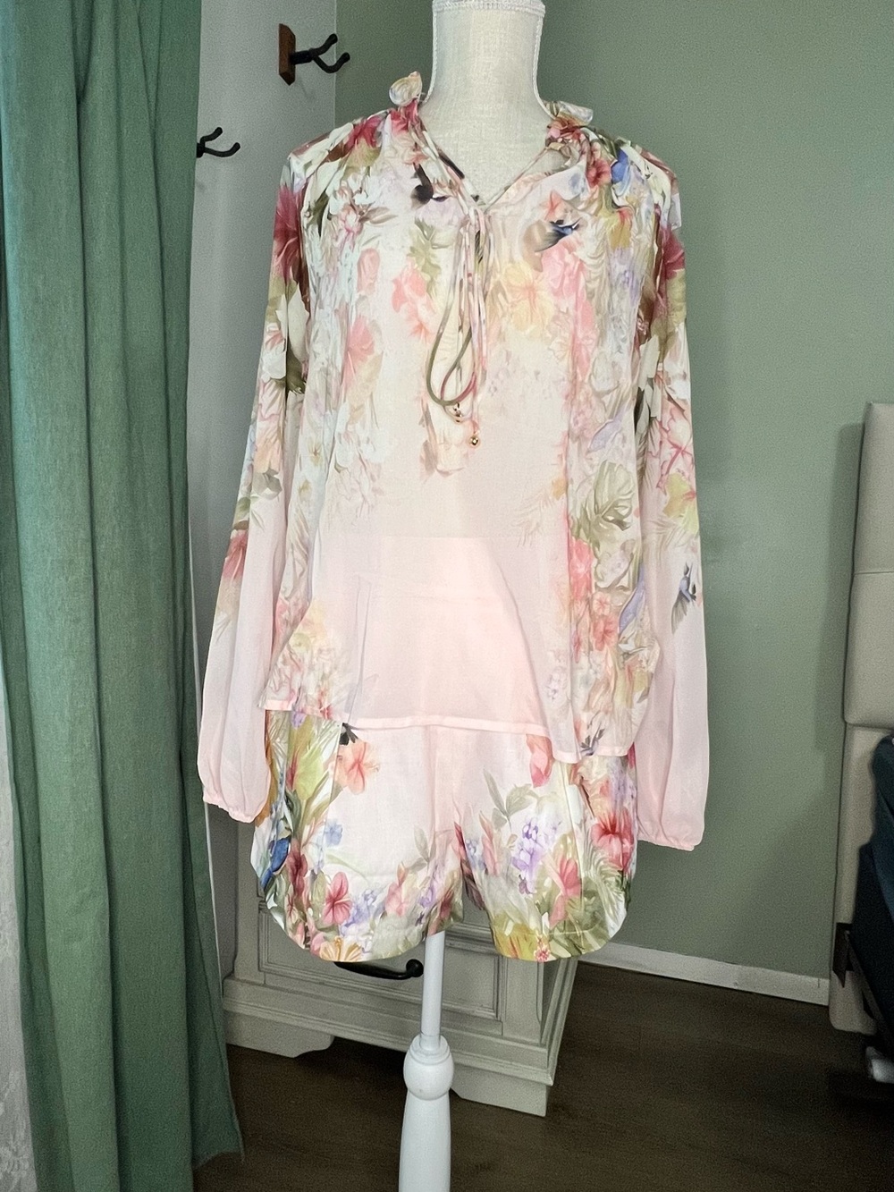 Commense Floral Print Three Piece Apricot Shorts Set size M - Picture 4 of 10